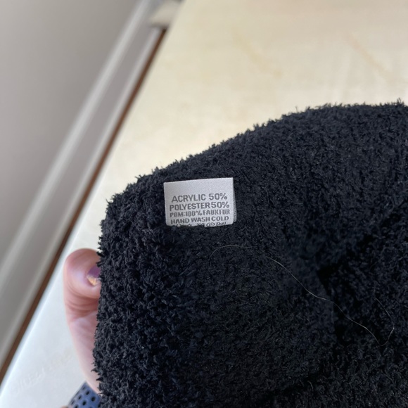 Winter hat - Picture 2 of 3